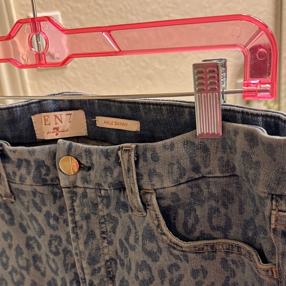 Women's Blue Leopard Print Cropped Jeans - Picture 6 of 6